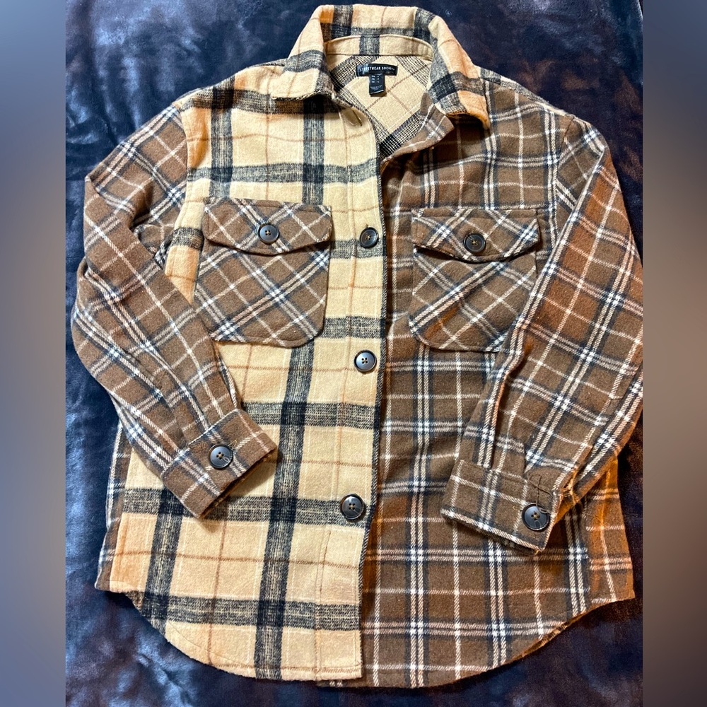 Small brown plaid Streetwear Society flannel shacket